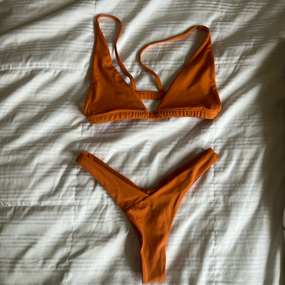 Orange bikini, Lole Alakai